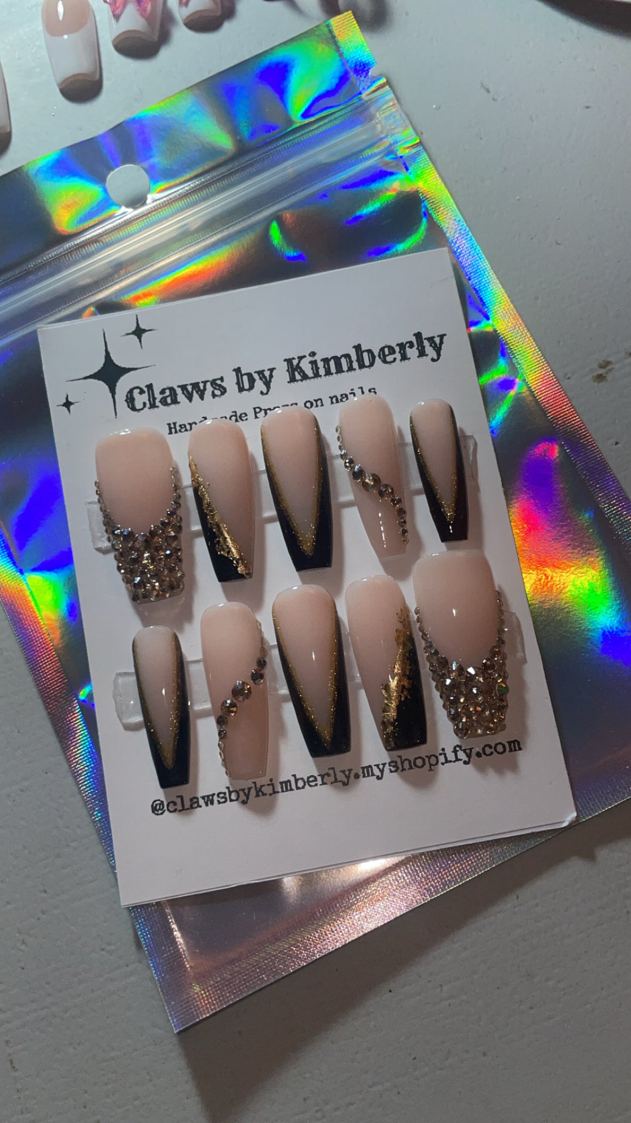 Press on nails
