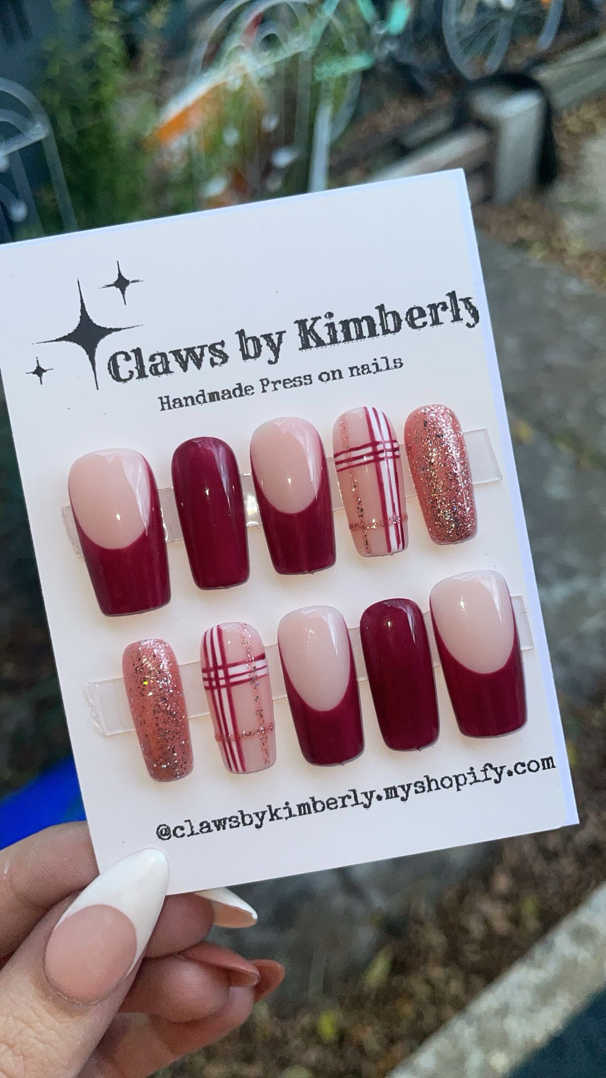 Press on nails